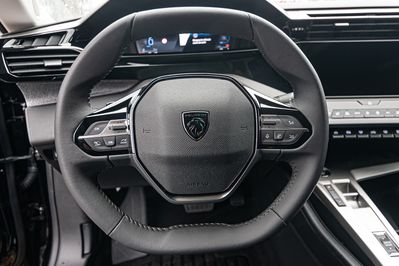 Peugeot 408 Allure e-DCS 1.2 mHEV