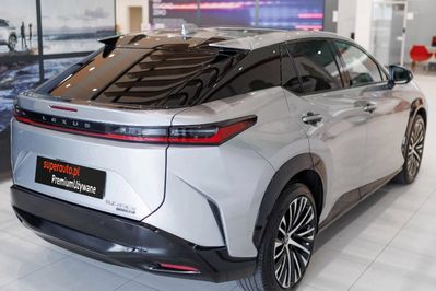 Lexus RZ 450e Omotenashi DIRECT4