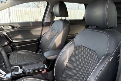 Kia Ceed 1.5 T-GDI Tribute DCT