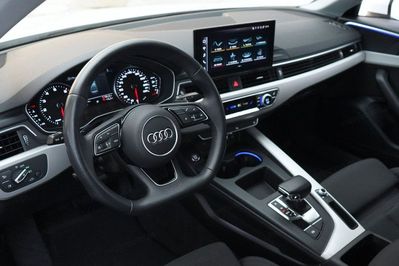 Audi A4 35 TFSI mHEV S tronic