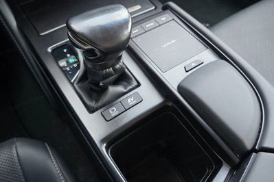 Lexus ES 300h Business Edition