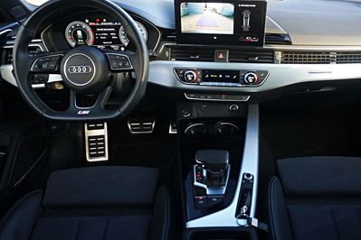 Audi A4 40 TFSI mHEV quattro S tronic