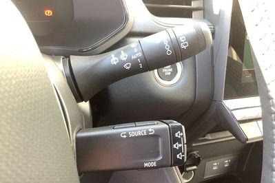 Renault Captur Techno 1.8 E-Tech Full Hybrid AT