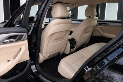 BMW Seria 5 Touring 520d mHEV Luxury Line aut