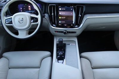 Volvo V60 B4 B Plus Dark aut