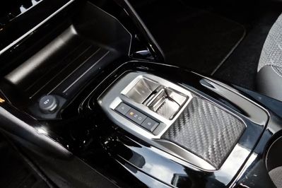 Peugeot 208 Allure e-DCS6  1.2 mHEV