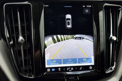 Volvo XC60 B4 D AWD Plus Dark aut