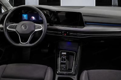 Volkswagen Golf eTSI EVO Style DSG