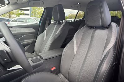 Peugeot 408 Allure 1.2 PureTech mHEV e-DSC6