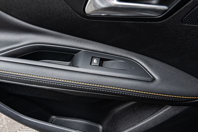 Peugeot 3008 1.6 PureTech Hybrid PHEV Allure