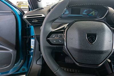 Peugeot 2008 Edition e-DCS6 PureTech mHEV