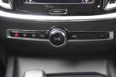 Volvo V60 B4 D Momentum Pro