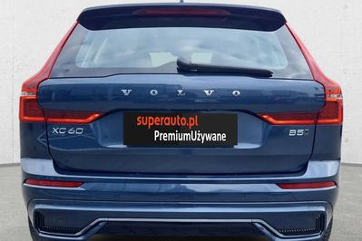 Volvo XC60 B5 B AWD Plus Dark