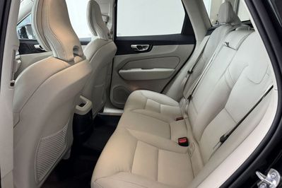 Volvo XC60 T6 Plug-In Hybrid AWD Plus Dark