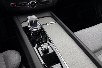 Volvo XC60 T8 Plug-In Hybrid AWD Ultra Bright