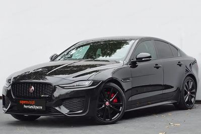 Jaguar XE 2.0 D200 AWD R-Dynamic Black