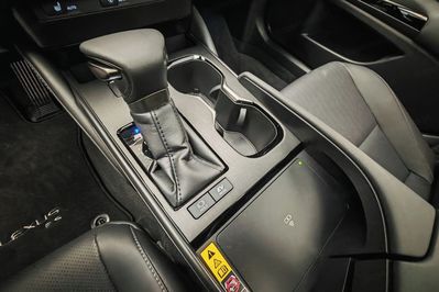 Lexus ES 300h Business Edition 2.5 E-CVT