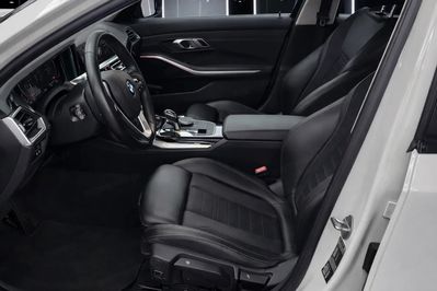 BMW Seria 3 318i Advantage