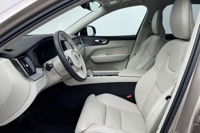 Volvo XC60 T8 Plug-In Hybrid AWD Ultra Dark