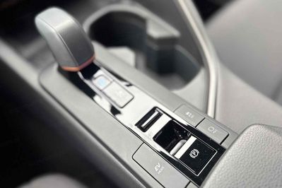 Toyota C-HR Style 2.0 Hybrid Dynamic Force Plug-in