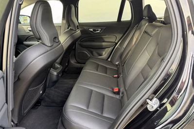 Volvo V60 B4 B Plus Dark