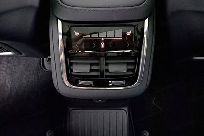 Volvo XC90 T8 AWD Plug-In Hybrid Ultra Dark 7os