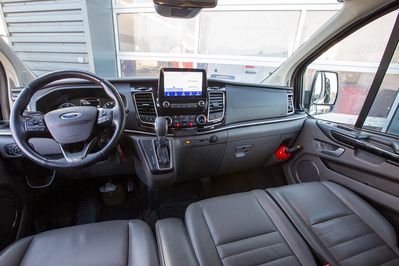 Ford Tourneo Custom L2H1 Titanium AT