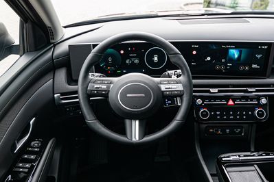 Hyundai Tucson 1.6 T-GDi HEV Executive 2WD aut