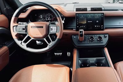 Land Rover Defender 110 4.4 P635 V8 mHEV Octa