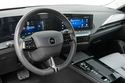 Opel Astra 1.2 T Elegance S&S