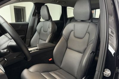 Volvo XC60 B5 B AWD Plus Dark