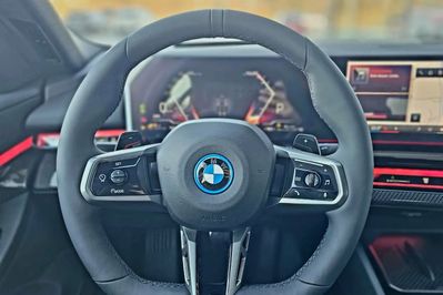 BMW Seria 5 550e xDrive M Sport