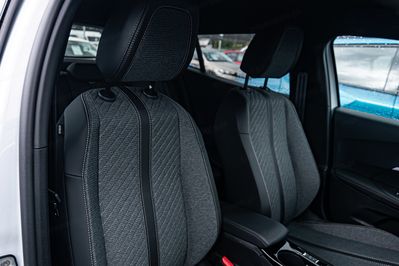 Peugeot 2008 Allure EAT8 1.2 PureTech