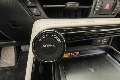 Lexus NX 350h Omotenashi 2.5 Hybrid AWD