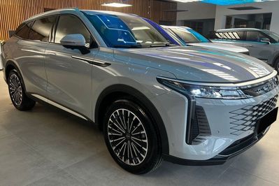 Omoda 9 1.5 Super Hybrid Exclusive AWD