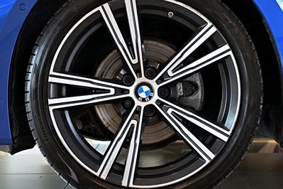 BMW Seria 3 320d xDrive M Sport sport-aut