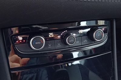 Opel Grandland X 1.2 T Design Line S&S aut