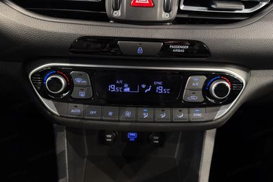 Hyundai i30 Fastback 1.5 T-GDI