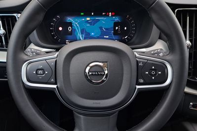 Volvo XC60 B5 B AWD Plus Bright