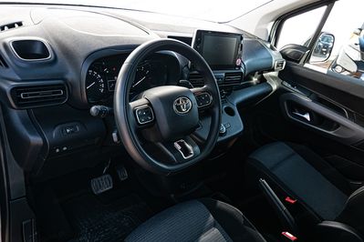 Toyota Proace City Verso Long L2H1 7os AT