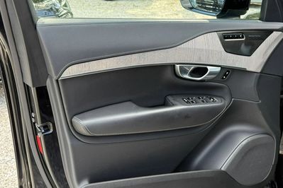 Volvo XC90 T8 AWD Plug-In Hybrid Ultimate Dark 7os