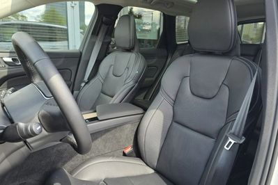 Volvo XC60 T8 Plug-In Hybrid AWD Ultra Dark