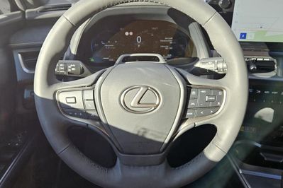Lexus UX 300h F Sport Design Hybrid Dynamic Force