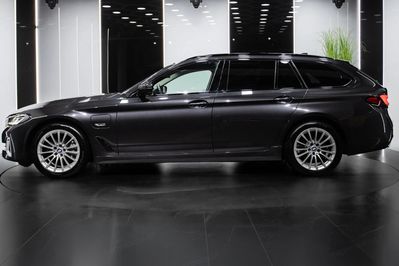 BMW Seria 5 530e xDrive Luxury Line aut
