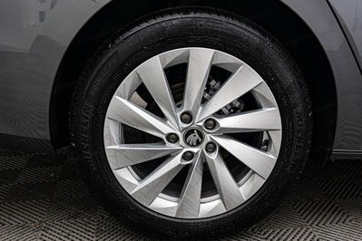 Skoda Octavia Selection Edition 130 1.5 TSI mHEV DSG