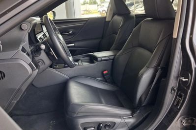 Lexus ES 300h Business Edition