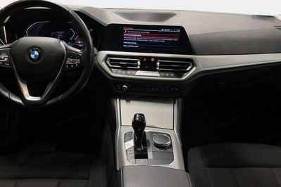 BMW Seria 3 320d xDrive mHEV aut