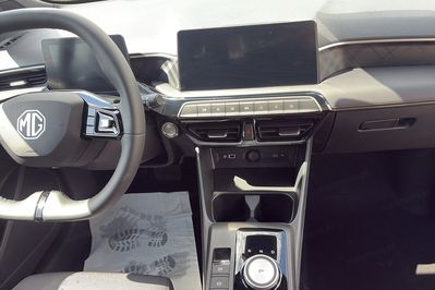 MG 3 Exclusive 1.5 Hybrid+ AT