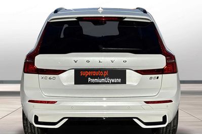 Volvo XC60 B5 B AWD Plus Dark