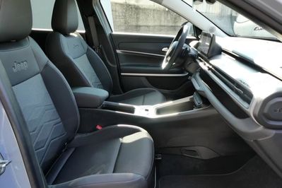 Jeep Avenger Summit 1.2 T3 mHEV FWD eDCT6